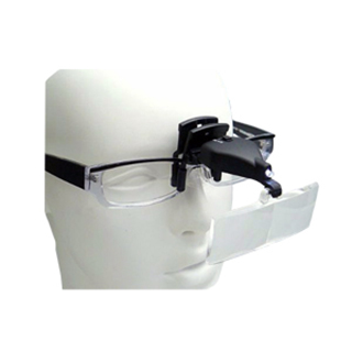 zubehr-lupe-translarve-imker-mit-brille