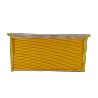 wooden-langstroth-box-with-plastic-sheet