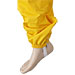 Macacão amarelo com máscara de esgrima incorporada - imagen 10